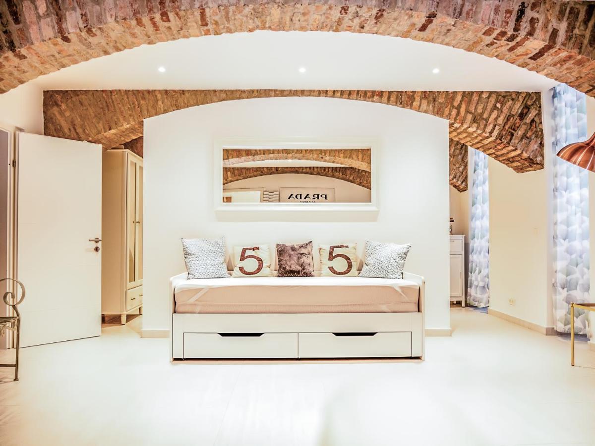 Apartamento Wohnen Im Herzen Von Wien Budget Exterior foto