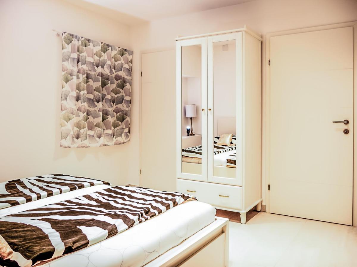 Apartamento Wohnen Im Herzen Von Wien Budget Exterior foto
