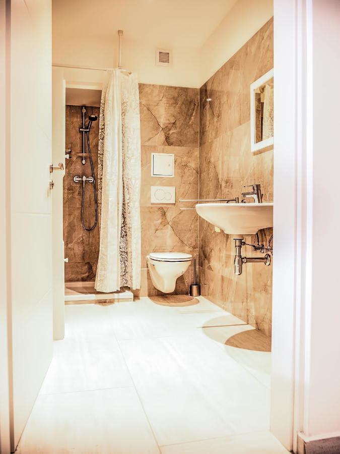 Apartamento Wohnen Im Herzen Von Wien Budget Exterior foto