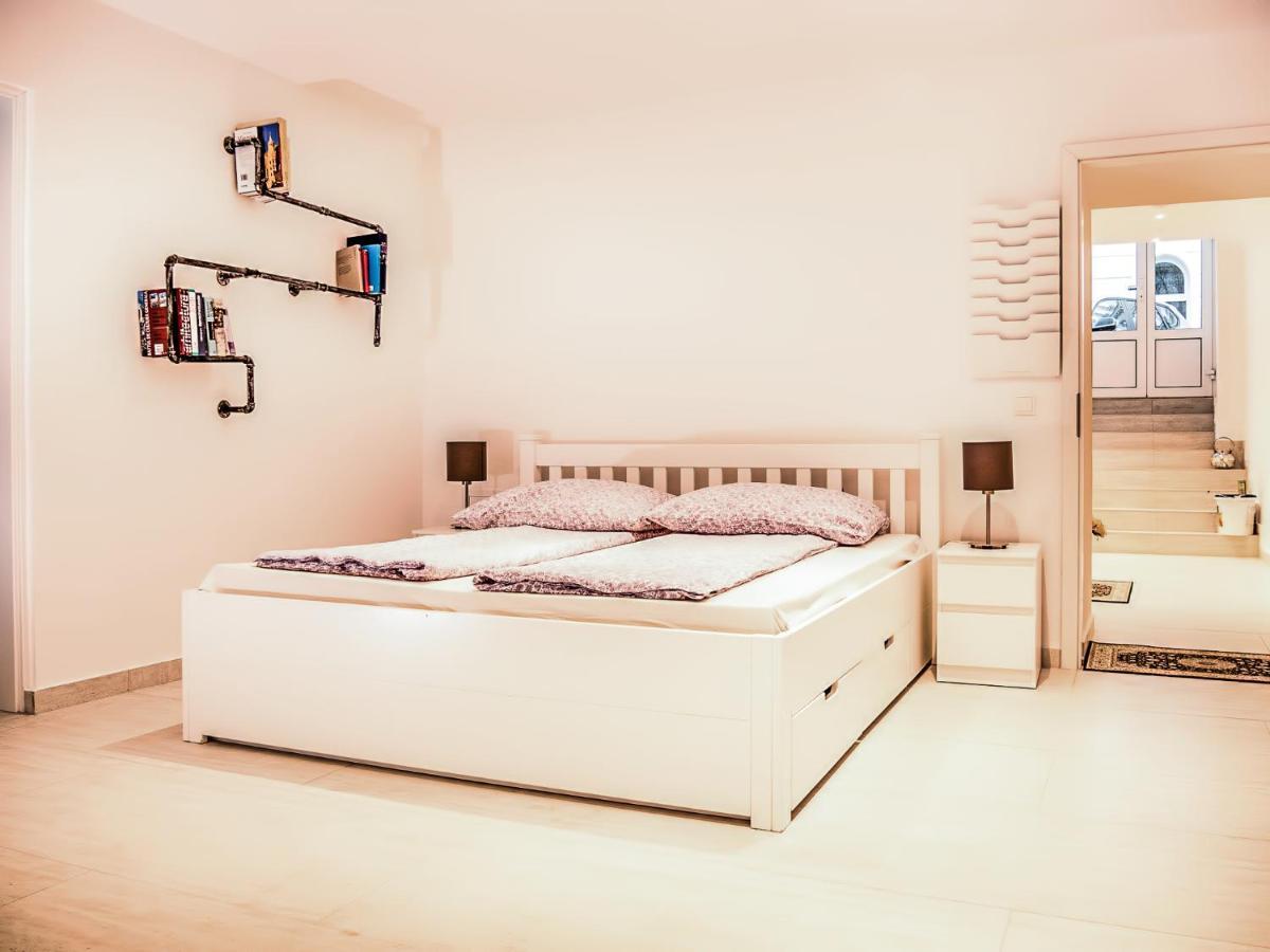 Apartamento Wohnen Im Herzen Von Wien Budget Exterior foto